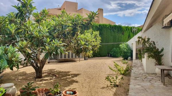 Casa independiente en avenida de Estocolmo, 5