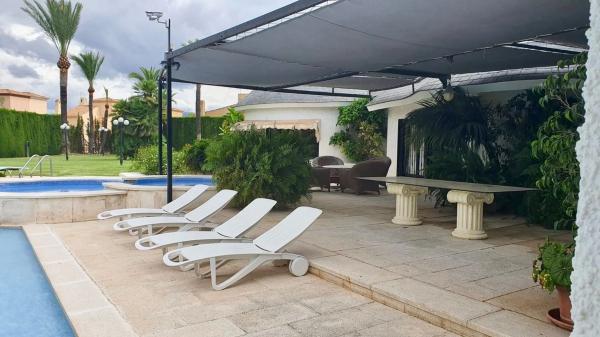 Casa independiente en avenida de Estocolmo, 5