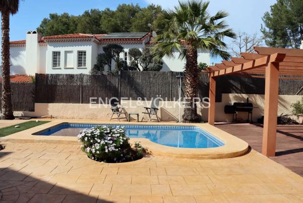 Chalet adosado en calle Rumanía