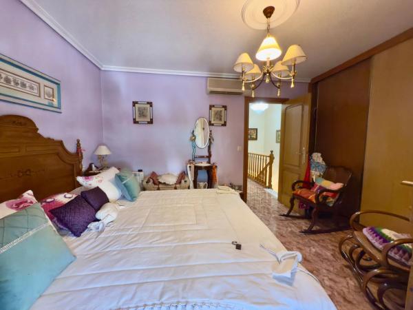 Chalet adosado en avenida de Inglaterra, 8