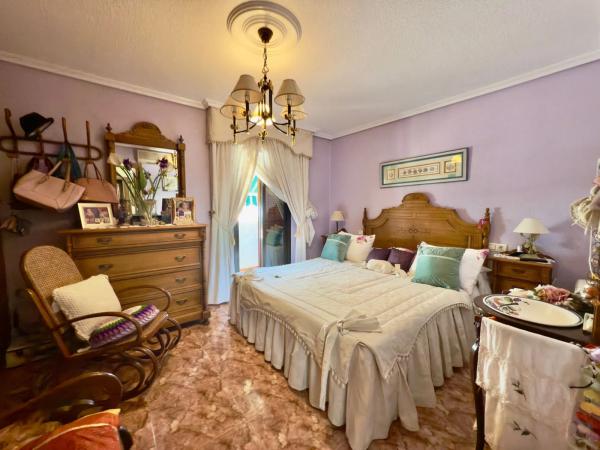 Chalet adosado en avenida de Inglaterra, 8