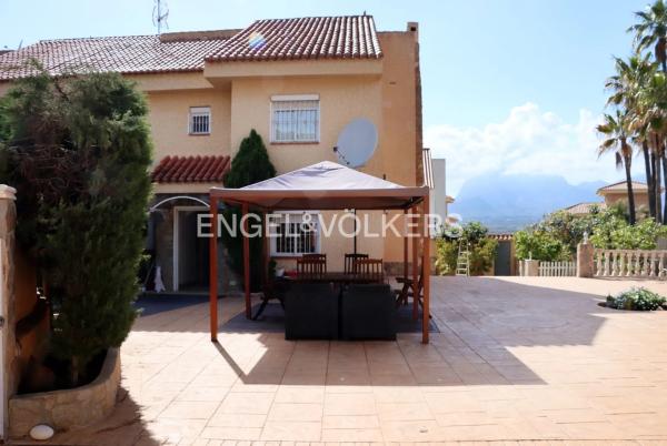 Chalet adosado en calle Rumanía