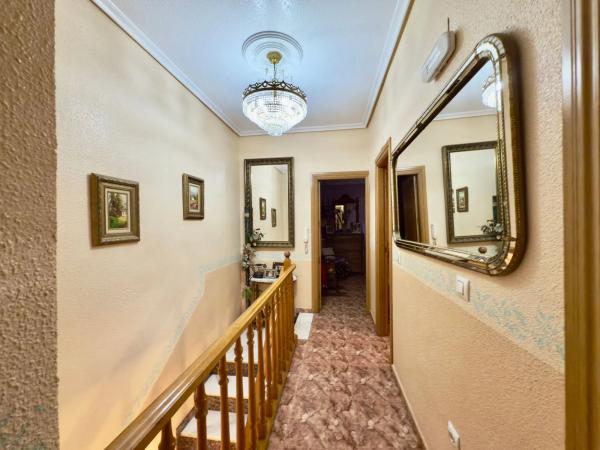 Chalet adosado en avenida de Inglaterra, 8