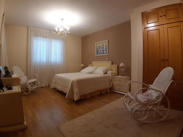 Chalet adosado en avenida de Malta, 10