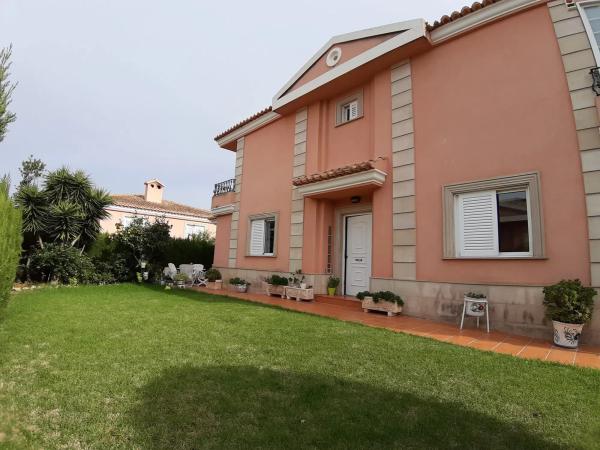 Chalet adosado en avenida de Malta, 10