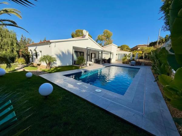 Casa independiente en calle Rumanía