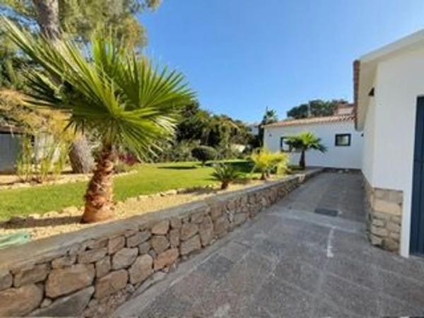 Casa independiente en calle Rumanía