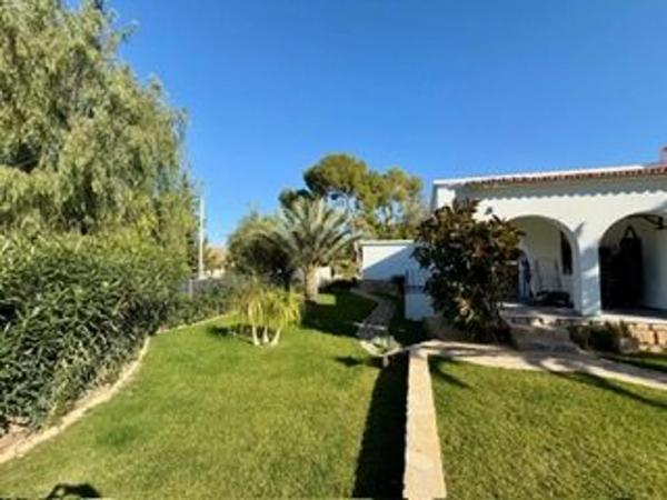 Casa independiente en calle Rumanía