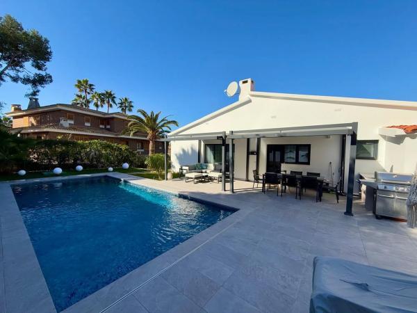 Casa independiente en calle Rumanía