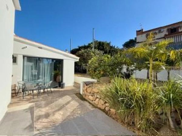 Casa independiente en calle Rumanía