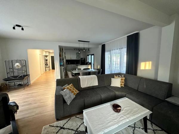 Casa independiente en calle Rumanía