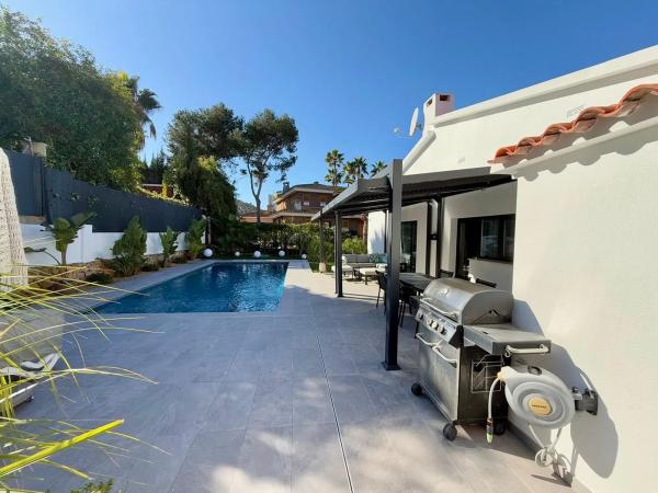 Casa independiente en calle Rumanía