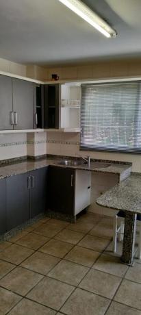 Casa independiente en calle Varsovia