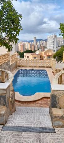 Casa independiente en calle Varsovia