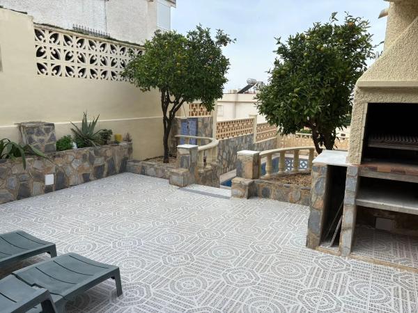 Casa independiente en calle Varsovia