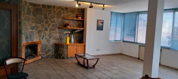 Casa independiente en calle Varsovia