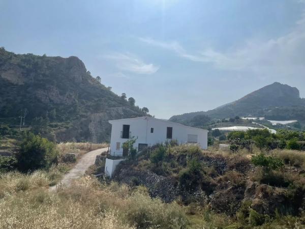 Casa independiente en Campo s/n