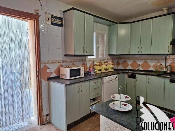 Chalet adosado en de la constitución