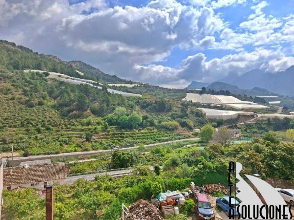 Chalet adosado en de la constitución