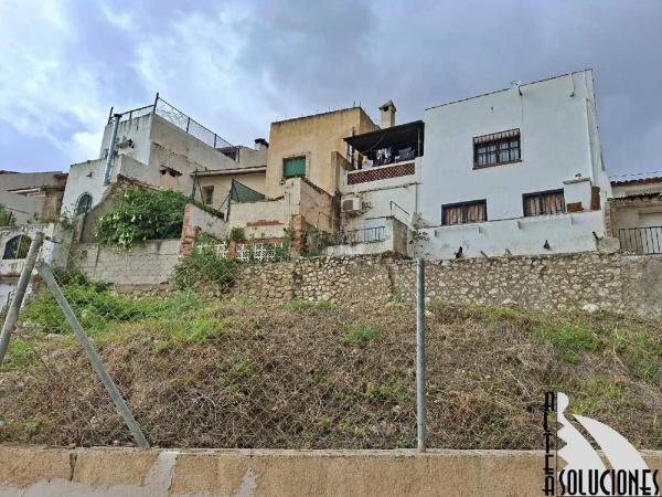 Chalet adosado en de la constitución