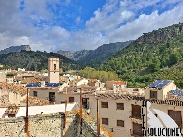 Chalet adosado en de la constitución