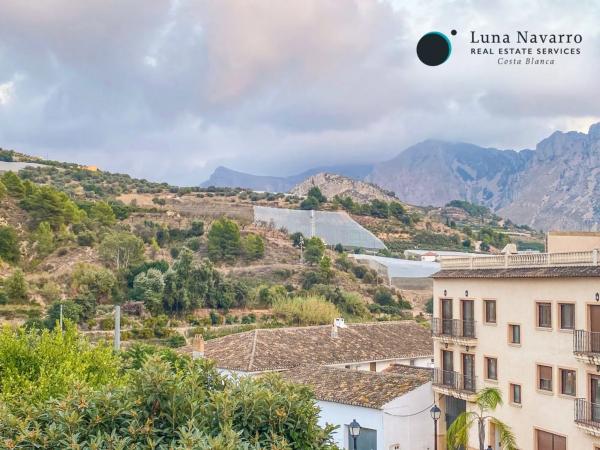 Casa de pueblo en avenida Marina Baixa