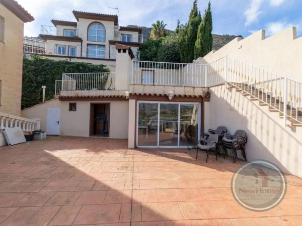 Chalet adosado en Urbanización la Almedia