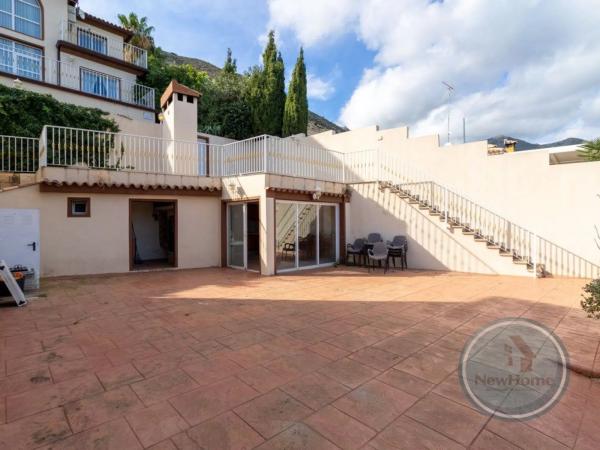 Chalet adosado en Urbanización la Almedia