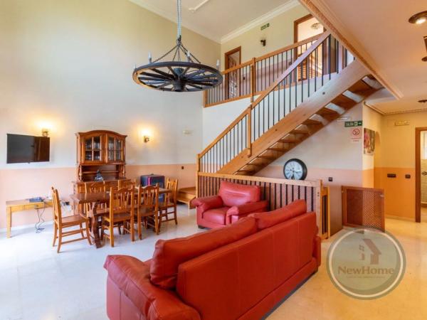 Chalet adosado en Urbanización la Almedia