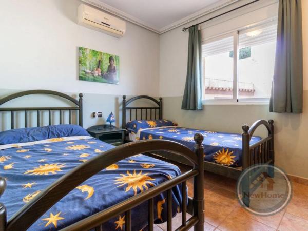 Chalet adosado en Urbanización la Almedia