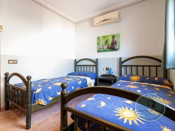 Chalet adosado en Urbanización la Almedia