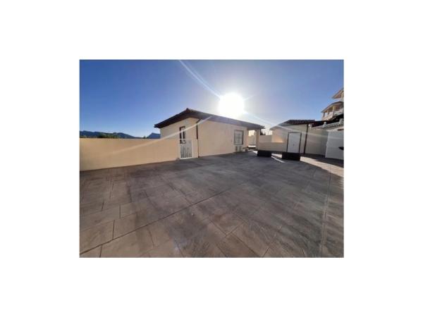 Casa independiente en Urbanización la Almedia