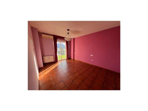 Casa independiente en Urbanización la Almedia