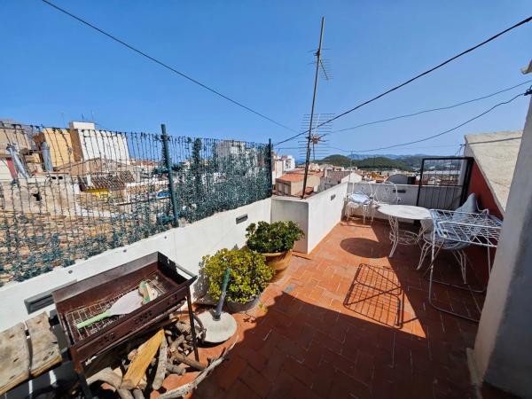 Chalet adosado en CL Verge De Les Injuries