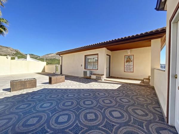 Casa independiente en Urbanización la Almedia