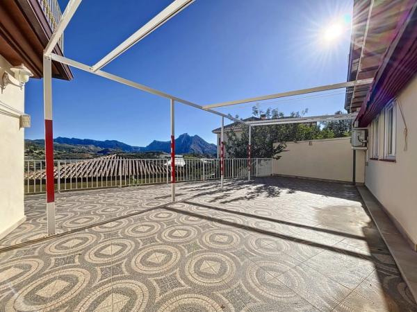 Casa independiente en Urbanización la Almedia