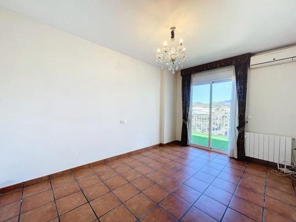 Casa independiente en Urbanización la Almedia