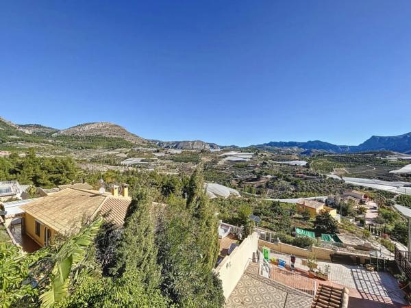 Casa independiente en Urbanización la Almedia