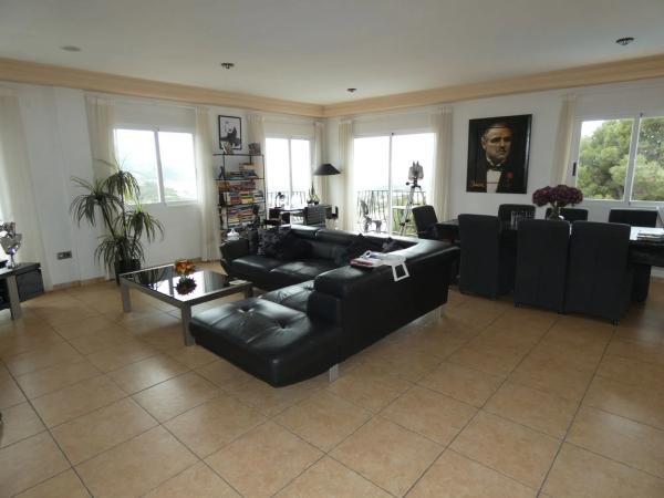 Casa independiente en Urbanización la Almedia