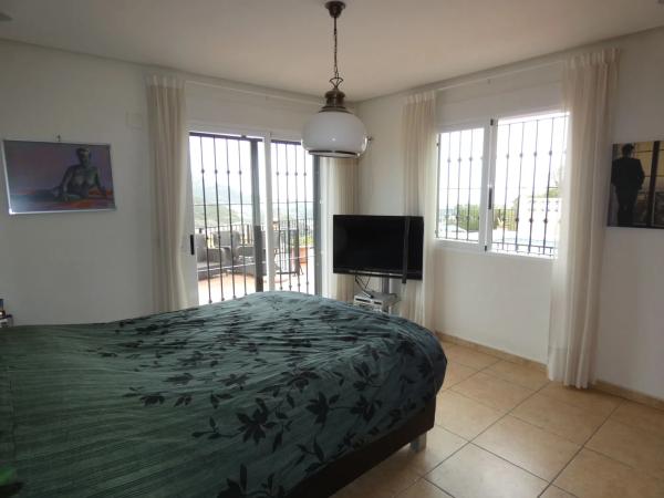 Casa independiente en Urbanización la Almedia