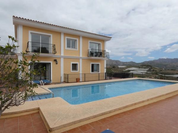 Casa independiente en Urbanización la Almedia