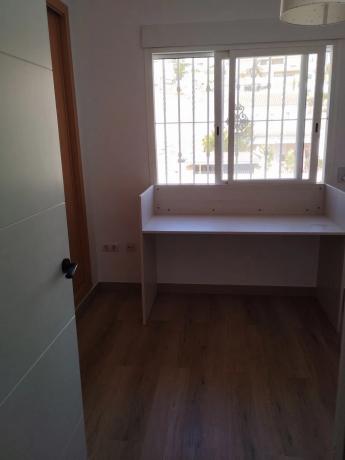 Chalet adosado en avenida Costa Blanca, 30