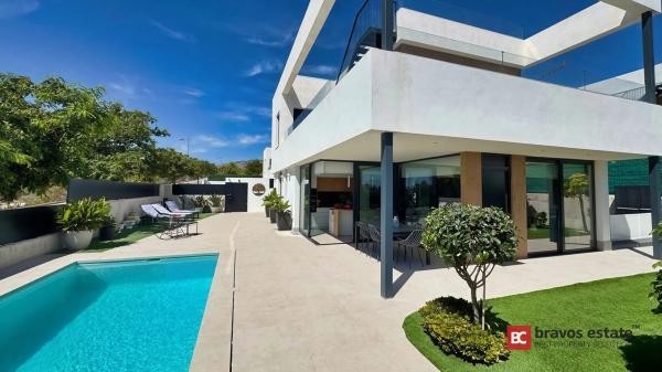 Casa independiente en calle de Xile