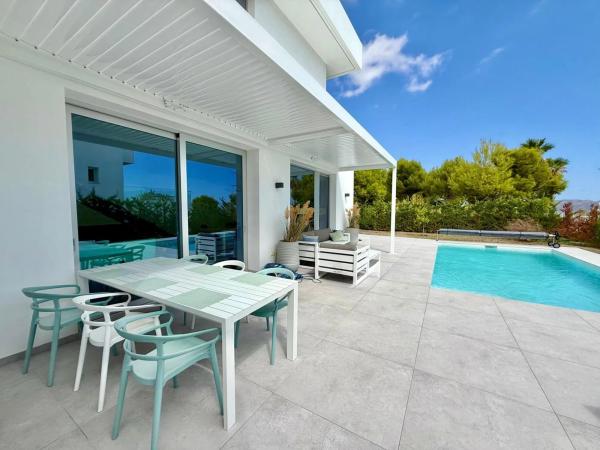 Casa independiente en calle Atenas