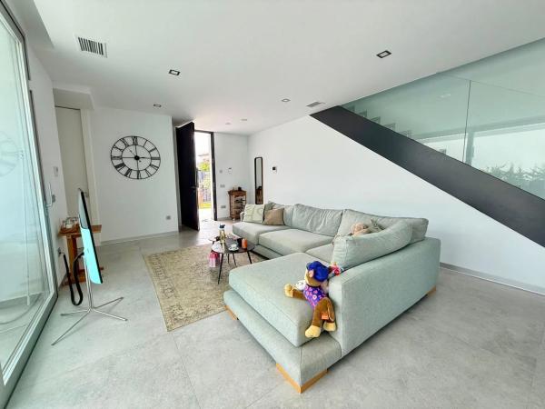 Casa independiente en calle Atenas