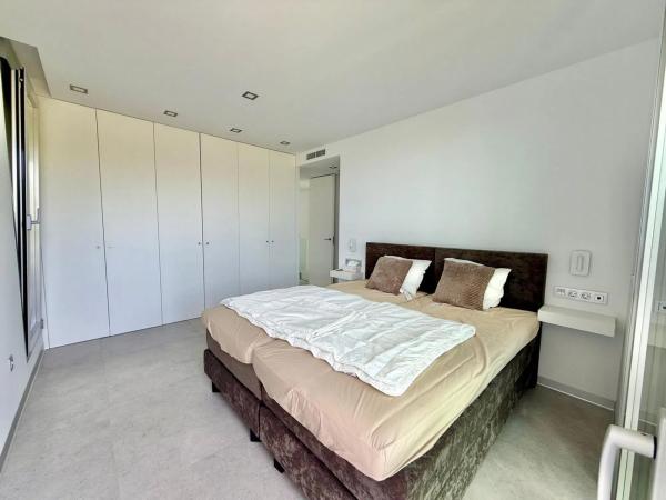 Casa independiente en calle Atenas