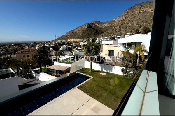 Casa independiente en calle Viena, 36