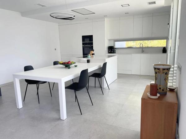 Casa independiente en calle Atenas