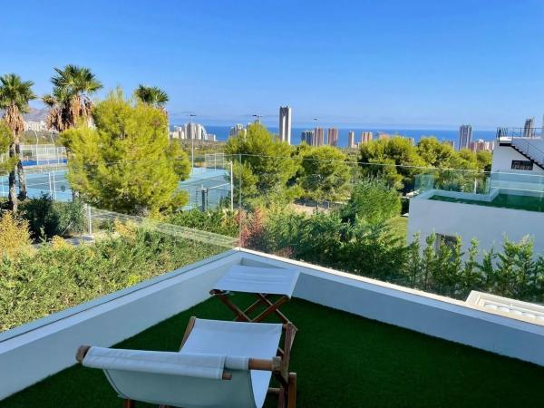 Casa independiente en calle Atenas