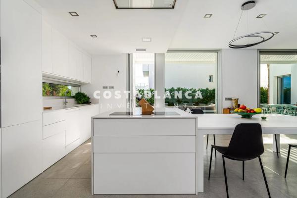 Chalet en calle Atenas